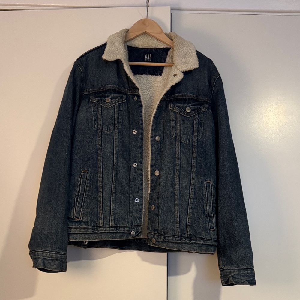 GAP Men’s Sherpa Lined Denim Jacket
